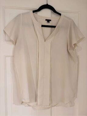 Ann Taylor Cream V-Neck Flutter Sleeve Blouse
